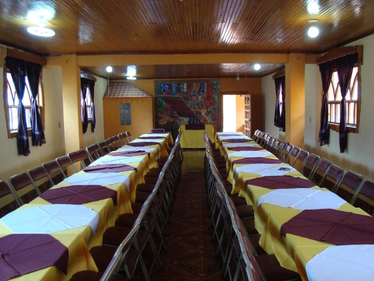 Hotel Y Restaurante Villa Nebaj Luaran gambar